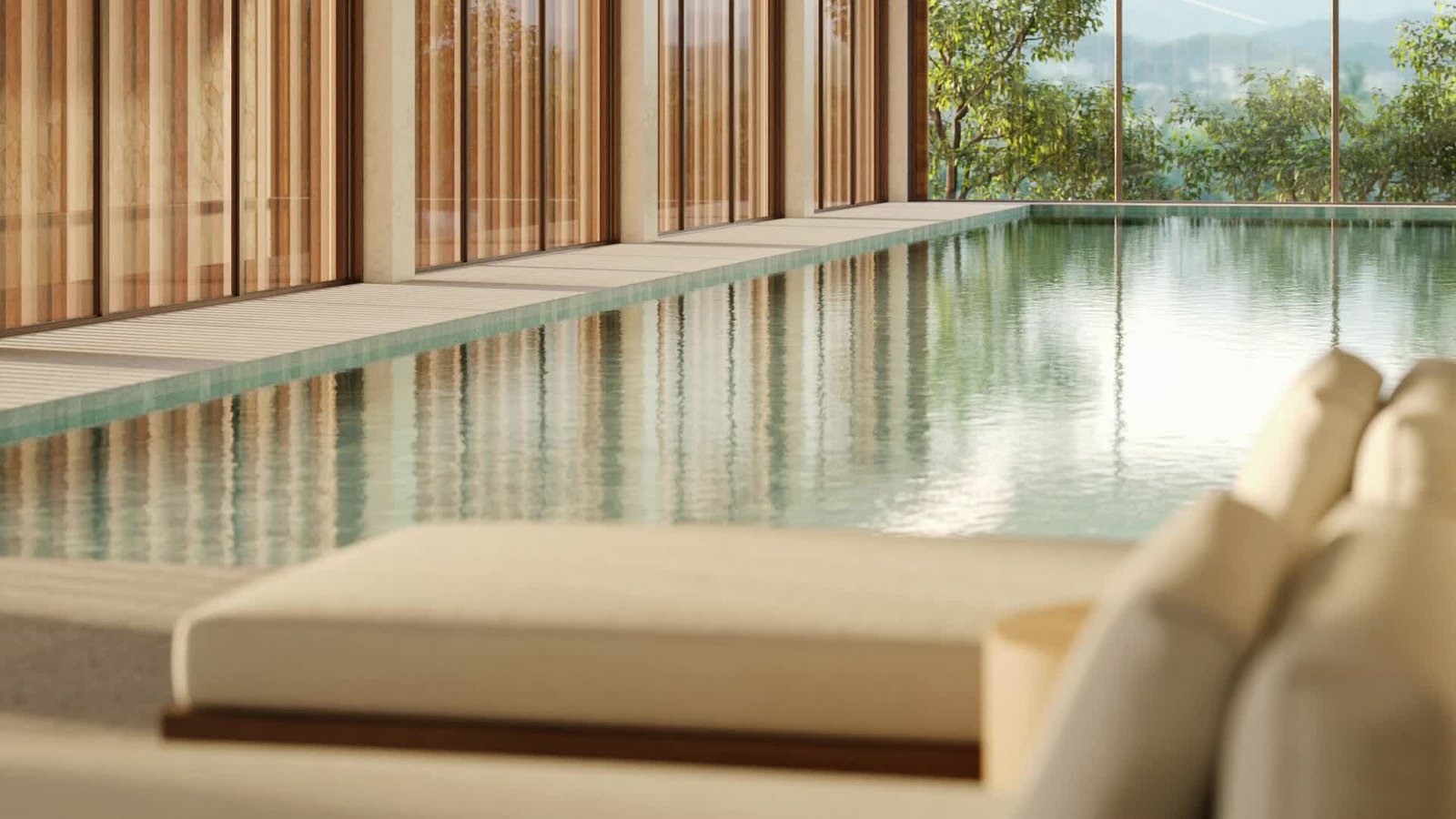 Piscina interna com reflexos e luz natural